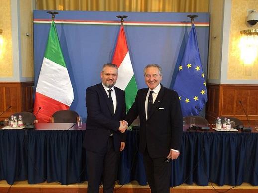 Rendezvények The future of Europe Segretario Generale, Francesco Maria Mari e Szalbolcs Takács, Segretario di Stato per gli Affari dell Unione Europea.
