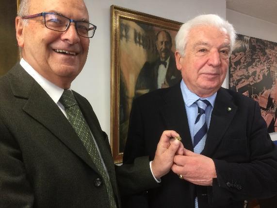 A gyűlés után a fogadó következett, amit az Egyesült Királysági olasz nagykövet rezidenciájában tartottak, meg egy érdekes látogatás az angol Parlamentben.