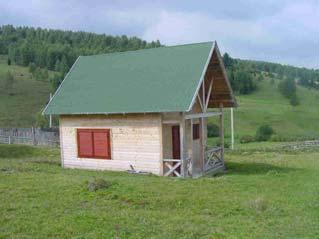 SEPSISZÉKI NAGY, Balázs : Magyar erdei iskola Erdélyben A 2001-ben Sepsiszentgyörgyön bejegyzett, erdélyi magyar értelmiségiek által létrehozott JUNIPERUS (Boróka) Környezetvédő és Hagyományőrző