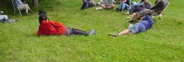 meg a víz, hiányzik a csatorna, nincsenek bútorok, fekvőhelyek. Ilyen körülmények ellenére 2006-ban már szerveztünk egy honismereti és környezetvédelmi tábort, melynek résztvevői sátrakban laktak.