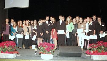 Ученик III 1 одељења Себастијан Губик био је део глумачке поставке у представи Чудо у Рондели коју је, поводом обележавања 200-годишњице прве српске професионалне представе у Будимпешти, припремало