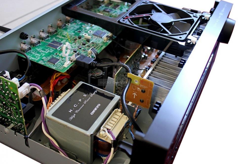 A hét diszkrét felépítésű, WRAT (Wide Range AmplifierTechnology) végfokozat 160 wattra van specifikálva (6 ohmon, 1 csatornát meghajtva, 1 % THD mellett), de mi inkább tekintsük reálisnak a