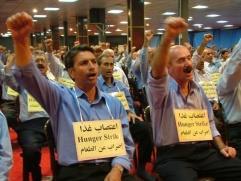 درسازمان اپورتونیست بوده وجمع حاضر هم اوکی کند)تأیید کند( که او خوب ثابت کرده که اپورتونیست است. وتأکید کردند که این دستوروپیا م رجوی است.