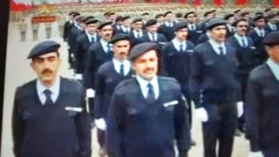 همه ساخته شد وصف او ل وفرماندهان ازکاله اصلی استفاده می کردند ومابقی صف ها دست