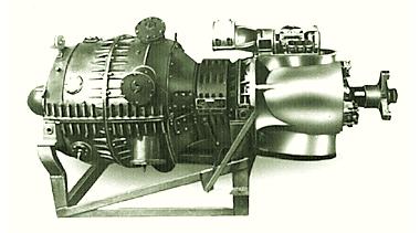 A gép 16400 f/min fordulatszámon és 72,5 kw teljesítménynél 21,2% effektív hatásfokot ért el. A turbina előtti maximális gázhőmérséklet 475 C, kompresszorának nyomásviszonya 2,2 volt.