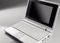 Tippünkhöz Windows XP-t futtató 701-es sorozatú Eee PC-re lesz szükségünk azért erre, mert ennek a burkolatában található a legtöbb hely a kiegészítők elhelyezésére.