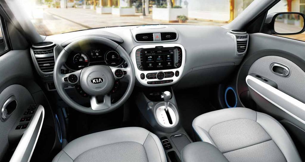 Az új Kia Soul EV-ben minden benne van: rádió, MP3, RDS, DAB és tolatókamera.