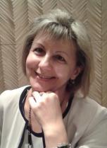 Kockázat- és krízismenedzsment. Tudásmenedzsment. Belényesi Emese Közigazgatási vezetés-szervezés Egyetemi docens (PhD).