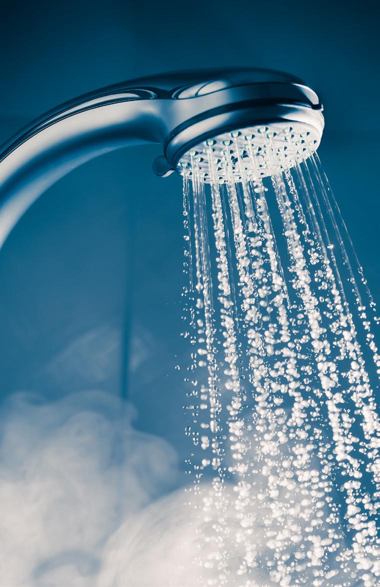 Citromsavpor a fürdőszobában Zuhanyfülke és csempe vízkőtlenítő, tisztító Hozzávalók: 4 dl víz, 1.