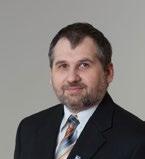 Korábban a szentendrei Ferences Gimnáziumban tanított fizikát, ettől a tanévtől a váci Piarista Gimnázium és Kollégium tanára, mestertanár.