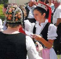 Kereste a legény a sok ló között a csillaghátút, de nem találta. Jól van, Tündér, nem vagyok én féleszű kelekótya!