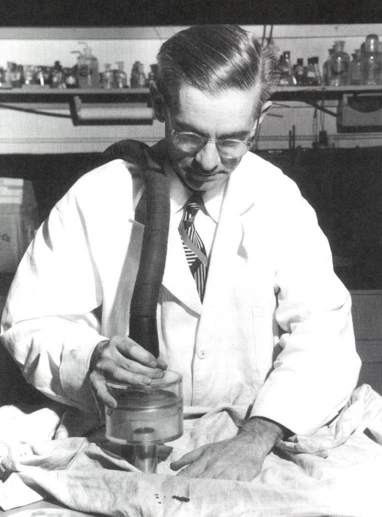 Paul L. Kirk (1902-1970) Amerikai vegyész, igazságügyi szakértő.