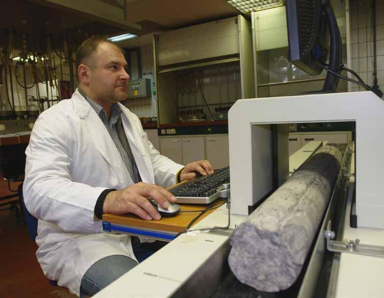 Upravljanje kvalitetom NAGRADE Na sajmu inovacija INOVA 2012 održanoj u Šibeniku sudjelovao je inovator Dubravko Čop sa inovacijom Umrežavanje transporta te je osvojio brončanu medalju.