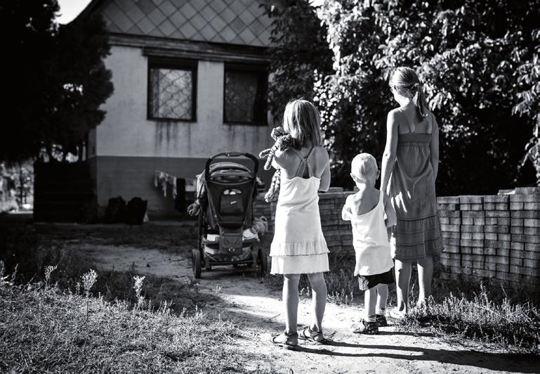 Aztán ott van nekik Jana. A teljes neve Gyurkó János adventista lelkész. Ő az, aki összeköt téged, engem és a családot.