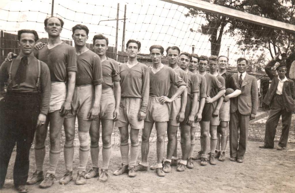 Edzıi pályafutásom 1936-ban ismeretlenül javaslatot tettem a Beszkárt sport osztályán kézilabda szakosztály megalakítására.