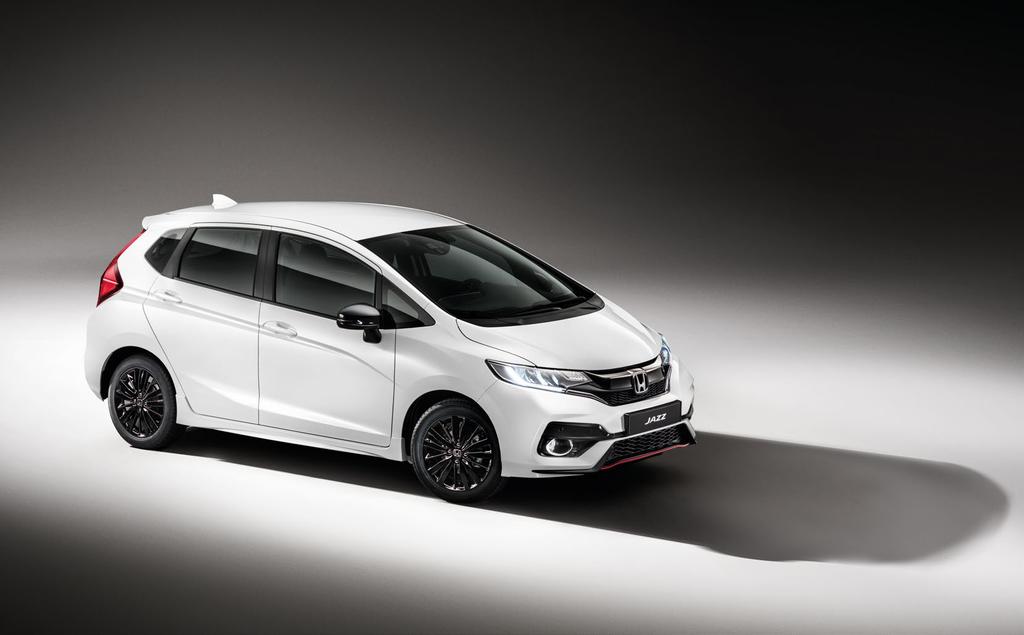 Képünkön egy White Orchid Pearl színben tündöklő Jazz 1.