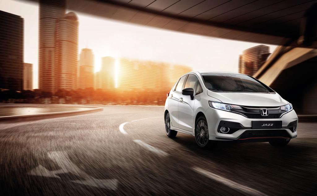 HONDA PREMIUM QUALITY 8 ÉV GONDTALAN AUTÓZÁS A HONDA TÖBBET NYÚJT A GARANCIA TERÉN Egy Hondával mindig jó úton lenni. Dinamikus, kényelmes és biztonságos.