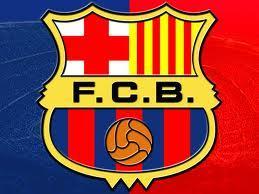 Reportaje Norbert Domokos Más que un club? El mote, pintado en las gradas, nos recibe al entrar al estadio Camp Nou del F.C. Barcelona.