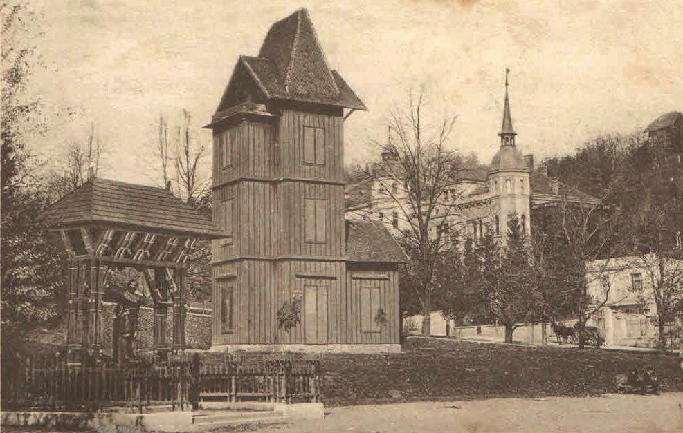 Volker Wollmann 325 5.4.07. Judeţul Braşov Primul turn de antrenament s-a ridicat la Braşov în anul 1880, în locul denumit Livada Poştei, adică pe drumul ce ducea spre Poiana Braşov (vezi, supra, p.