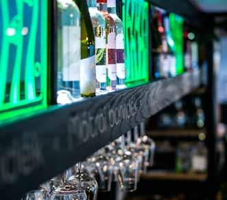 l 0,5 l Heineken 500 Ft 700 Ft Edelweiss Hefetrüb 850 Ft Soproni 500 Ft Soproni Démon 600 Ft Gösser 450 Ft 550 Ft Gösser Natur Zitrone 450 Ft