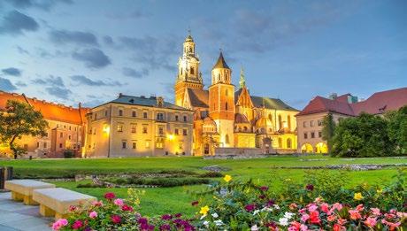 Este a szállások elfoglalása Krakkóban. Ismerkedés az egykori királyi koronázó város, Krakkó látnivalóival.