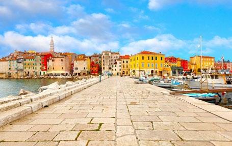 diadalívét és a Velencei erődöt, majd a legszebb történelmi város, Rovinj emlékeivel ismerkedünk.