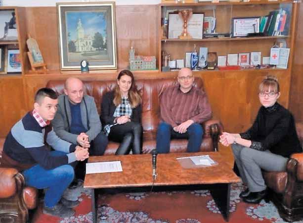 novinare na kojoj je potpisan međunarodni ugovor o saradnji između Opštinskog kulturnog centra, Turističke organizacije, Kancelarije za mlade i Nemačkog udruženja,,adam Berenc iz Apatina sa