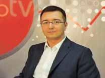 aprila Aleksandar Vučić izjavio je u finišu kampanje da izbori jesu demokratska utakmica, ali da nije baš nešto mnogo čuo od predizbornih programa drugih osim da se kaže neka loša reč protiv njega.