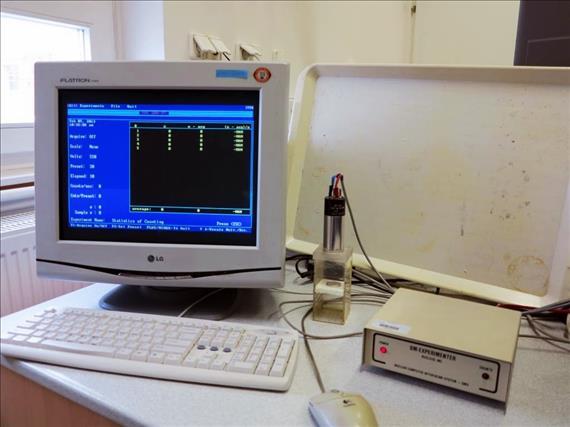Radioaktív sugárzás detektálása GM detektorral 6. 2.6. A mérés receptszerű leírása Kapcsoljuk össze a GM-csövet a számítógép vezérelt GMX berendezéssel.