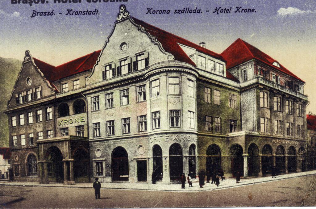 Centrul vechi era plin de localuri de lux, dar şi de tot felul de cârciumioare, care avea, fiecare, clienţi fideli. Se mânca şi se bea pe săturate, fără a sărăci.