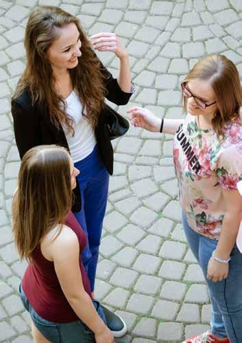 PEDAGÓGUS SZAKVIZSGA SZAKIRÁNYÚ TOVÁBB KÉPZÉSI SZAK VÁLASZTHATÓ ISMERETKÖR: MENTORI, VEZETŐTANÁRI FELADATOKRA VALÓ FELKÉSZÍTÉS KÉPZÉSI IDŐ: 4 félév MEGHIRDETETT MUNKAREND: levelező A képzés csak