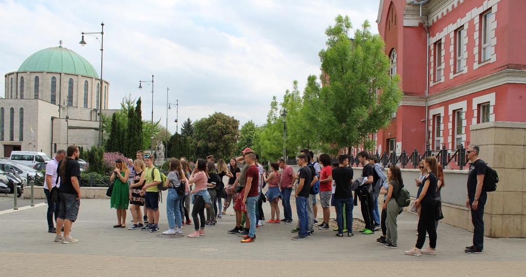 Határtalanul Magyarországon Április 26-án délután indultunk el magyarországi kalandunkra.