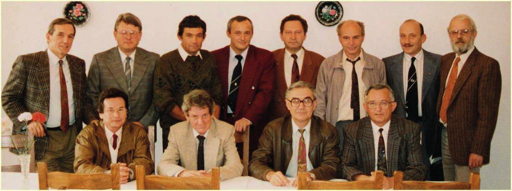 Noviczky Miklós; Harmadik sor balról: Endrődi János, Rácz Sándor, Szloboda Jenő, Farkas József, Gulyás Gusztáv, Cziffer Endre; Negyedik sor