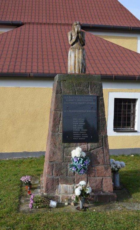 KŐKERESZTEK - EMLÉKMŰVEK Úrkút örökségi