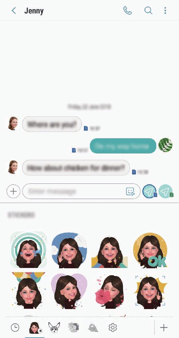 Megjelennek az Egyéni emoji matricák. Válassza ki a megosztani kívánt matricát.