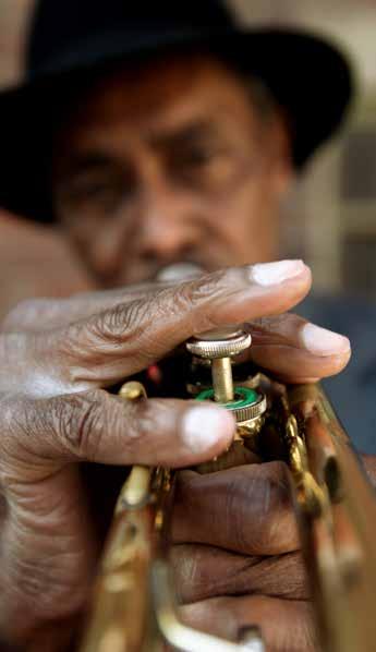 nap New Orleans Séta a francia negyedben, a Bourbon Streeten, ahol a szűk utcákat övező vaserkélyes házak a város jelképévé váltak. Utazás a hangulatos helyi villamossal, majd délután szabad program.
