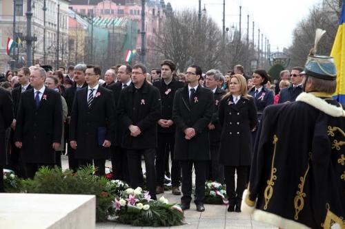 Debrecen, a cívisek városaként - amely évszázadok óta a polgári értékek őrzője - vált a magyar szabadság és az áprilisi törvényekben megtestesülő új, polgári Magyarország őrzőjévé, a magyar szabadság