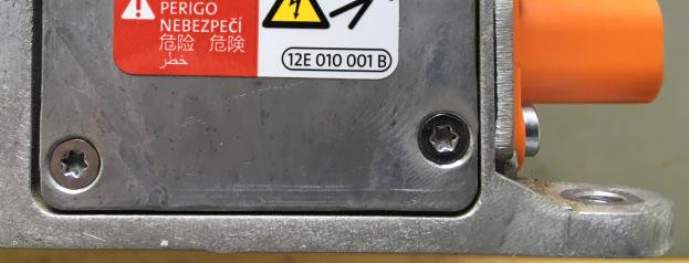 HVIL vezetékeik masszívan rá vannak csatlakoztatva a CPU panelre: Szóval ennyit az Internetes okosságok pontosságáról: kb. a fele, ha igaz.