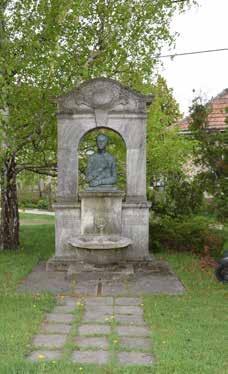 3. ÖRÖKSÉGÜNK SZOBROK, EMLÉKKUTAK Sajnovics Emlékkút 1943-ban a település artézi kút létesítését kérvényezte, melynek megvalósításában