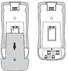 Az adatok átvitele egy opcionálisan beszerezhetó adatkábellel (USB) egy szabad illesztő felülettel a számítógépén megoldható. Tolja az interfész borítót (11) felfelé a háztól.