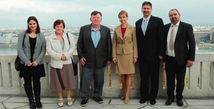 3 Nagylelkű adomány Herczegh Anita meghívására aki korábban már kétszer is felkereste a kecskeméti népkonyhát, wojtylás delegáció tett viszontlátogatást az elmúlt év végén a Sándor palotában