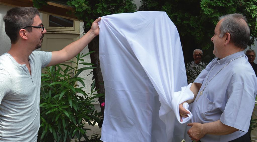 Miután a wojtylások minden kért papírt benyújtottak, nemrég jött a jó hír: maga Áder János és felesége vállalta fel a költségeket. Az összeget már át is utalták.