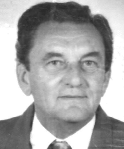 Balatonföldvár Városa Önkormányzati Elismerõ Emlékéremmel jutalmazta munkásságát 1999-ben. Emlékét kegyelettel megõrizzük.