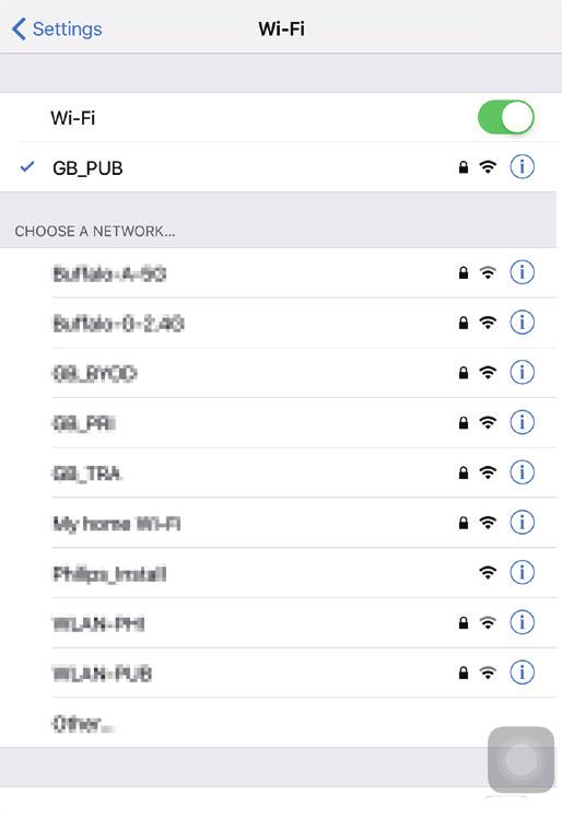 6 Az utasítás alapján lépjen ki az alkalmazásból, majd válassza ki az elérhető Wi-Fi hálózatok listájából a