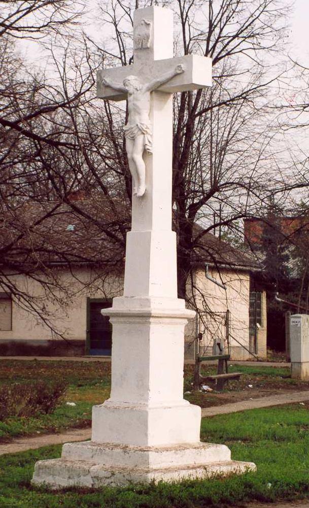Sorszám: 28. A védendő objektum megnevezése: Kereszt korpusszal Vizsgálat ideje: 2002. augusztus hó Címe: Felszabadulás u. Helyrajzi szám: 1544.