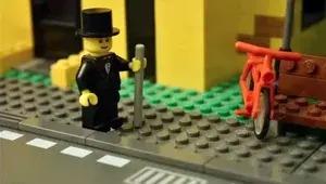 9. AZ ÚRIEMBER. Lego-filmünkben két amerikai fiatal - Ervin és mindig-éhes barátja Bob - szuperhősnek állnak. Ám a furcsa páros gyorsan szembekerül a városi maffiával.