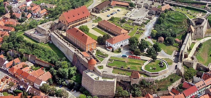 legnagyobb temploma) Líceum Széchenyi