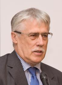 Koordinációs Központ. Az emléknap előadásokkal kezdődött a BME dísztermében 2014. november 21-én. Dr.