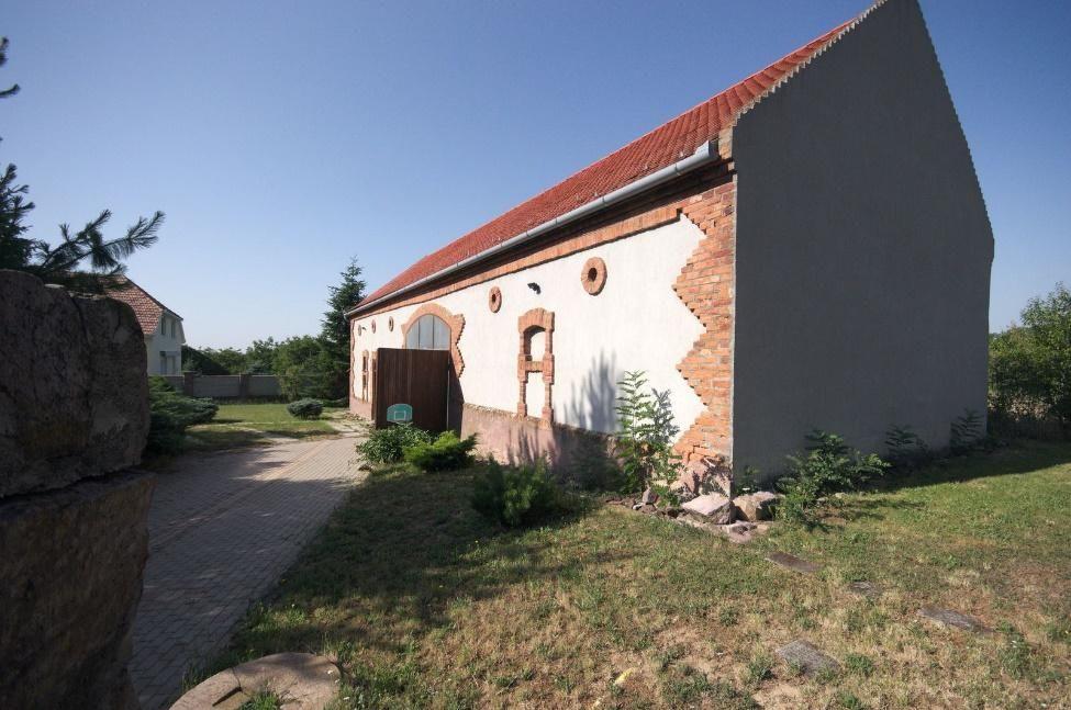 - az épület tömege - az épület homlokzatosztása - a