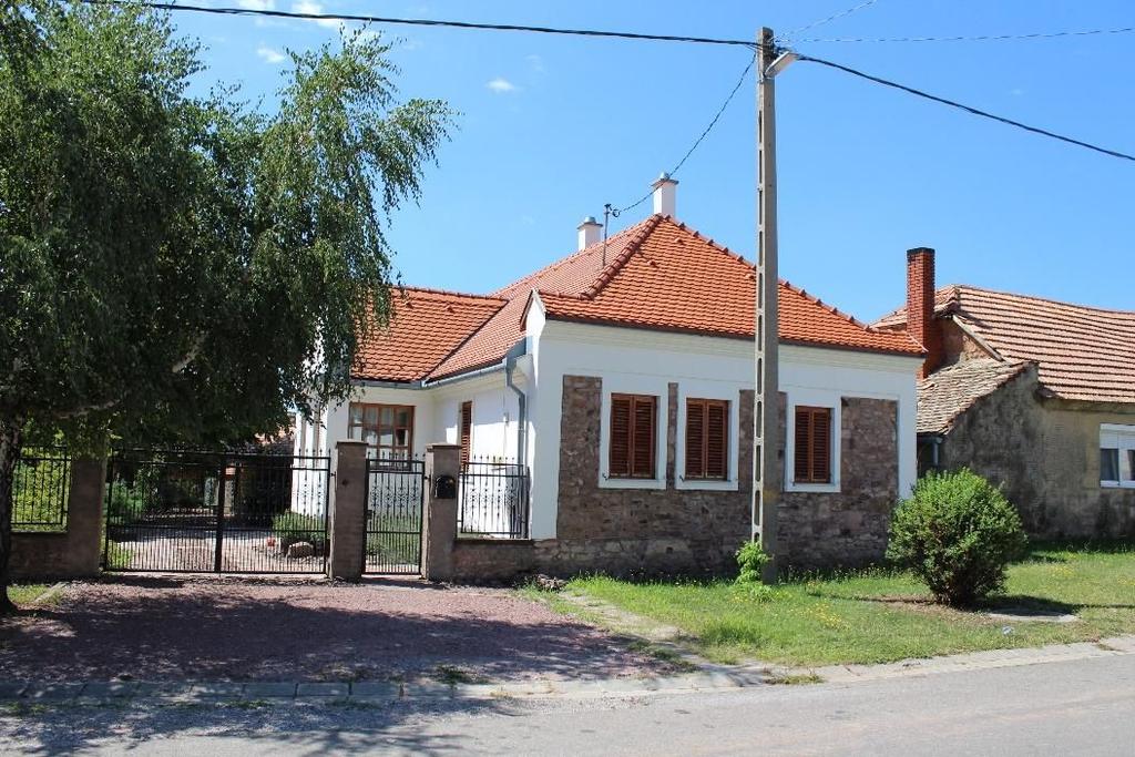 111 ZRÍNYI UTCA 1.